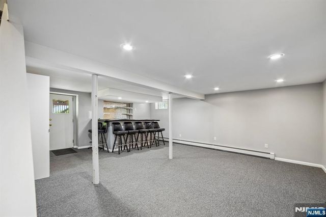 75 W Oakland Avenue, Oakland, NJ 07436