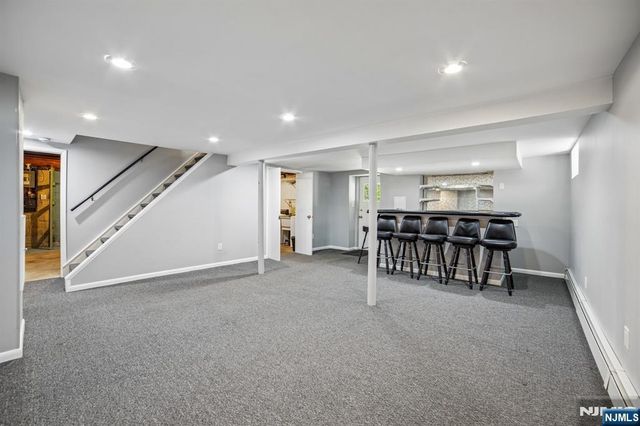 75 W Oakland Avenue, Oakland, NJ 07436