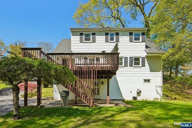 75 W Oakland Avenue, Oakland, NJ 07436