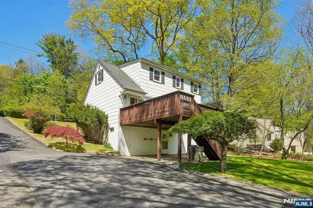75 W Oakland Avenue, Oakland, NJ 07436