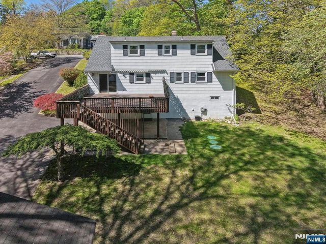 75 W Oakland Avenue, Oakland, NJ 07436
