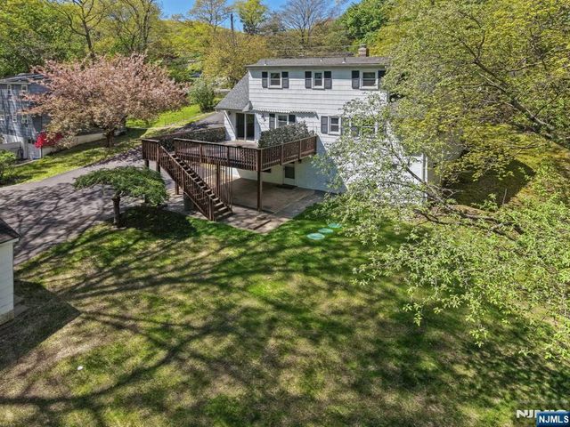 75 W Oakland Avenue, Oakland, NJ 07436