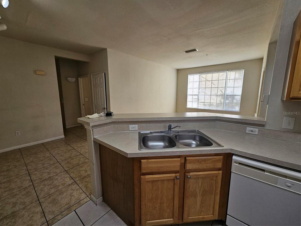 Image 5 of property listing at 9005 LEE VISTA BOULEVARD 1803, Orlando, FL 32829