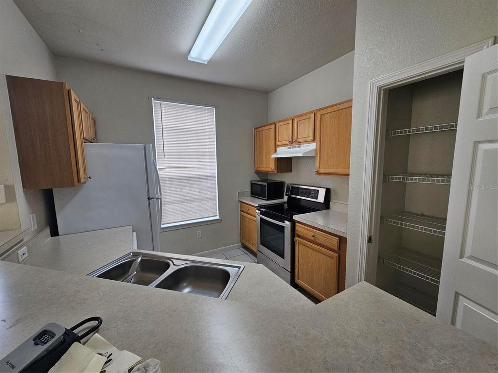 Image 6 of property listing at 9005 LEE VISTA BOULEVARD 1803, Orlando, FL 32829