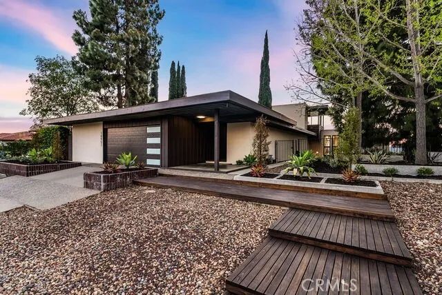 10951 Hunting Horn Drive, North Tustin, CA 92705