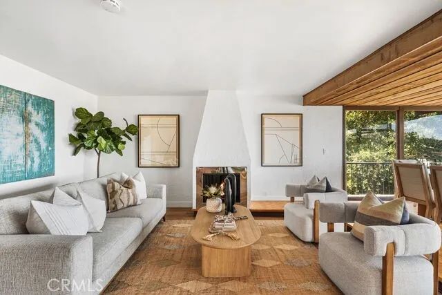 10951 Hunting Horn Drive, North Tustin, CA 92705