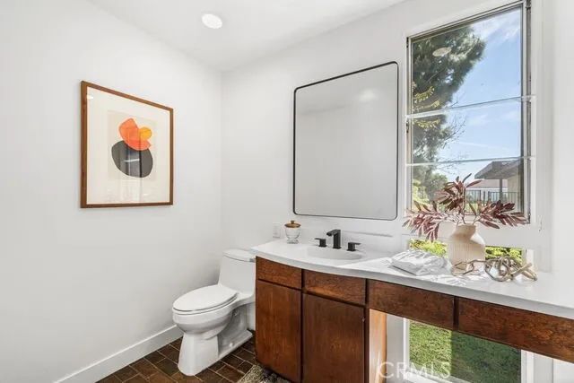 10951 Hunting Horn Drive, North Tustin, CA 92705