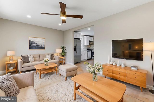 170 S DENNIS DR, Clayton, NJ 08312