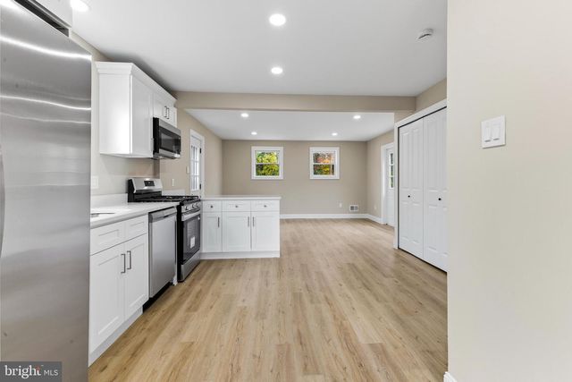 170 S DENNIS DR, Clayton, NJ 08312