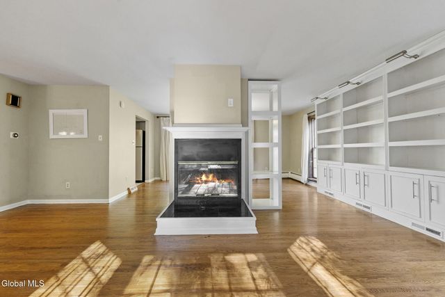 5 Mara Drive, North Greenbush, NY 12144