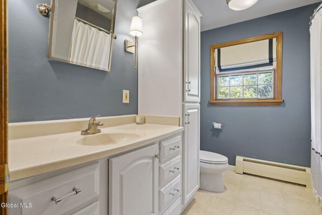 5 Mara Drive, North Greenbush, NY 12144