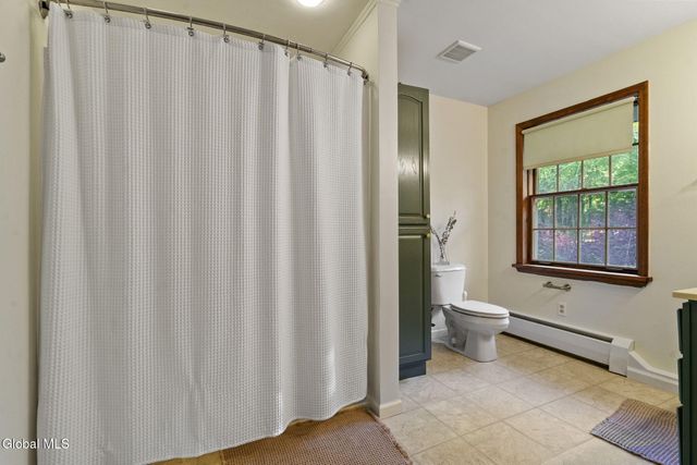 5 Mara Drive, North Greenbush, NY 12144