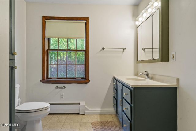 5 Mara Drive, North Greenbush, NY 12144