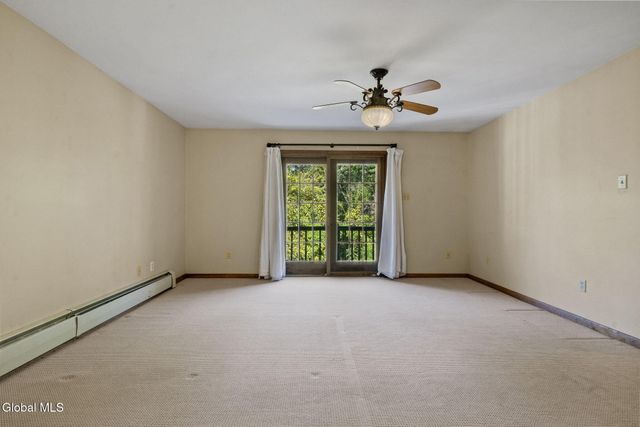 5 Mara Drive, North Greenbush, NY 12144