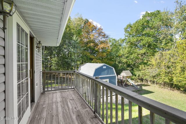 5 Mara Drive, North Greenbush, NY 12144