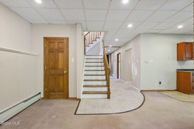 5 Mara Drive, North Greenbush, NY 12144