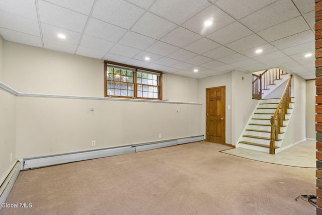 5 Mara Drive, North Greenbush, NY 12144