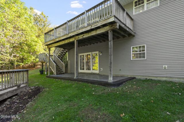 5 Mara Drive, North Greenbush, NY 12144