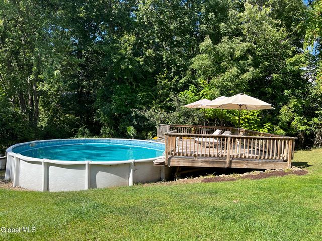 5 Mara Drive, North Greenbush, NY 12144