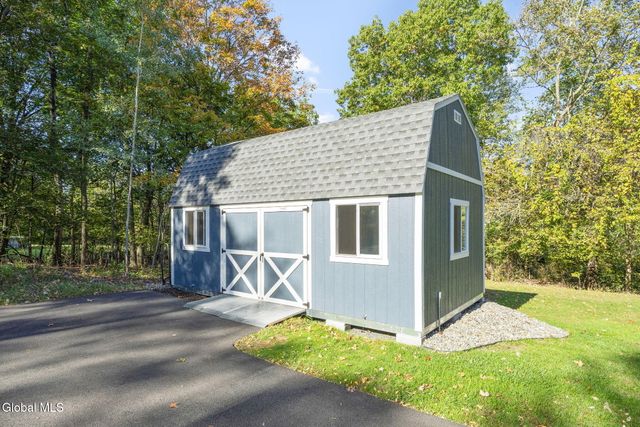 5 Mara Drive, North Greenbush, NY 12144