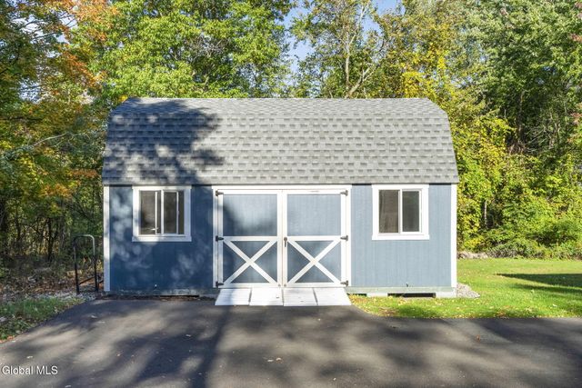 5 Mara Drive, North Greenbush, NY 12144