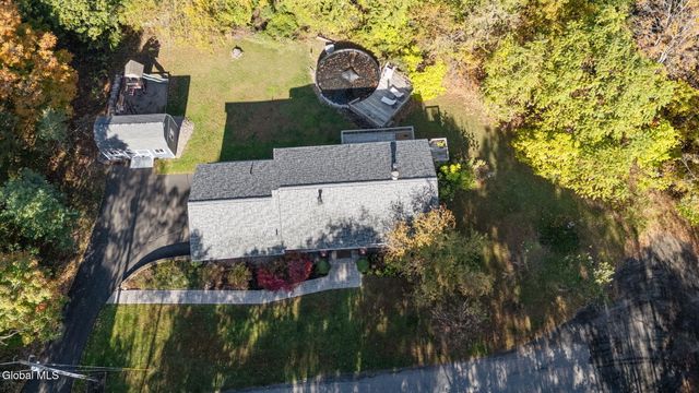 5 Mara Drive, North Greenbush, NY 12144