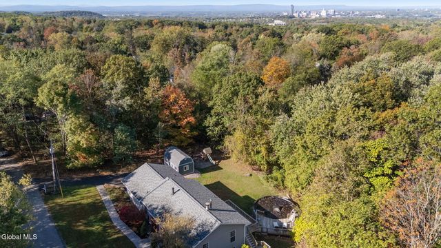 5 Mara Drive, North Greenbush, NY 12144