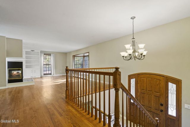 5 Mara Drive, North Greenbush, NY 12144