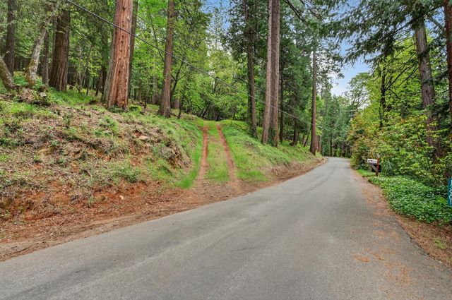 13940 Lower Colfax Rd, Grass Valley, CA 95945
