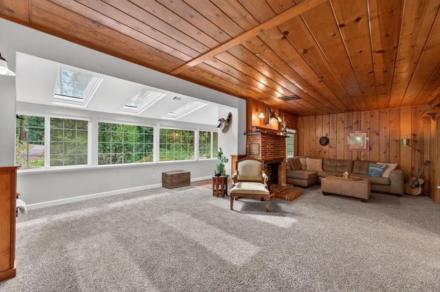 13940 Lower Colfax Rd, Grass Valley, CA 95945