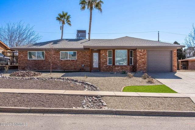 2702 Claude Dove Drive, Las Cruces, NM 88011