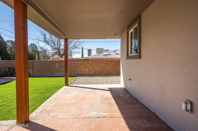 2702 Claude Dove Drive, Las Cruces, NM 88011