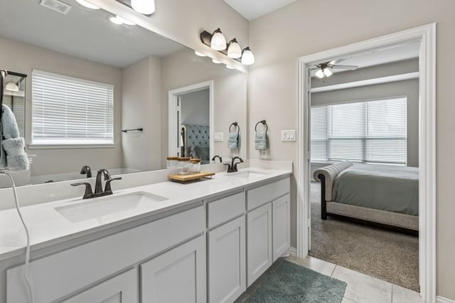 2001 Gill Star Drive, Haslet, TX 76052
