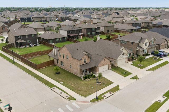 2001 Gill Star Drive, Haslet, TX 76052