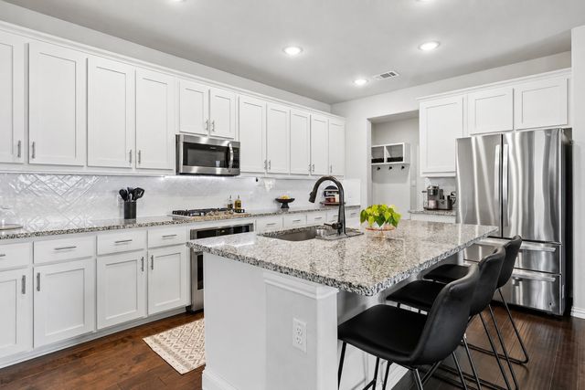 2001 Gill Star Drive, Haslet, TX 76052