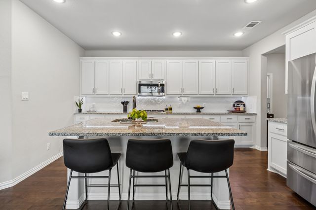 2001 Gill Star Drive, Haslet, TX 76052