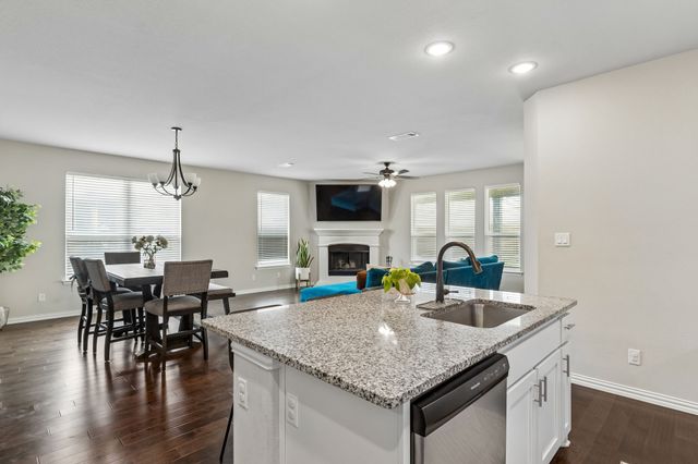 2001 Gill Star Drive, Haslet, TX 76052