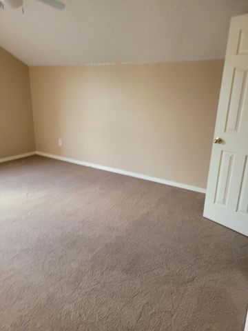 4902 Landrun Lane, Arlington, TX 76017