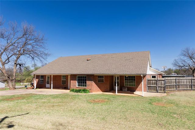223 W 4th Street, Chandler, OK 74834