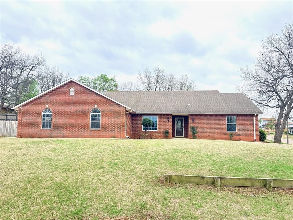 223 W 4th Street, Chandler, OK 74834