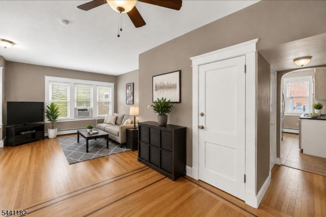 156 Valley Rd, Clifton City, NJ 07013