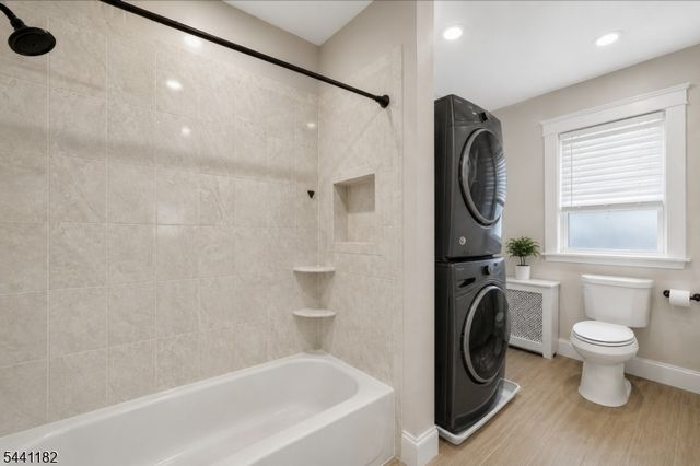 156 Valley Rd, Clifton City, NJ 07013