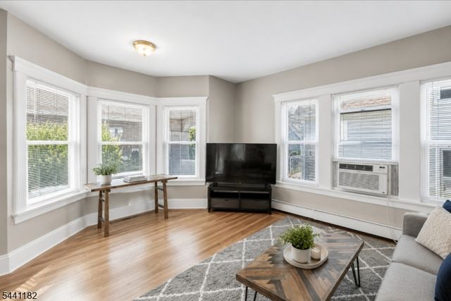 156 Valley Rd, Clifton City, NJ 07013