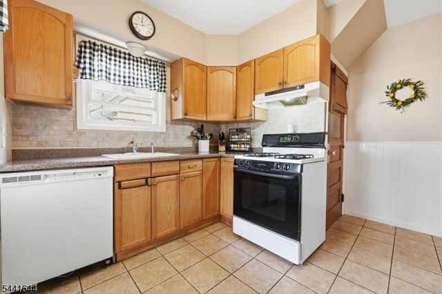 112 Grove Ave, Verona Twp., NJ 07044