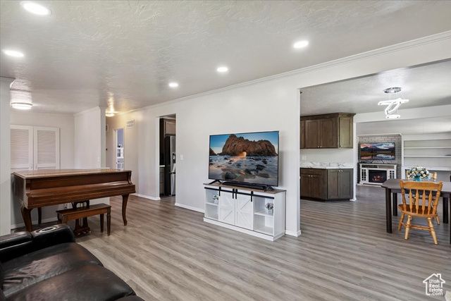 2184 SORRENTO DR, Woods Cross, UT 84087
