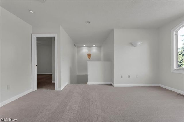 416 Castle Pines Drive, Akron, OH 44333