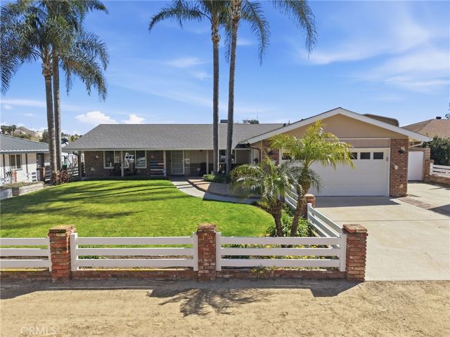 2843 Broken Arrow Street, Norco, CA 92860