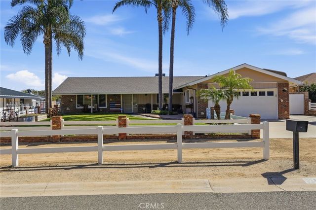 2843 Broken Arrow Street, Norco, CA 92860