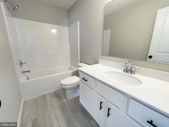 19924 Enfield Avenue N, Forest Lake, MN 55025