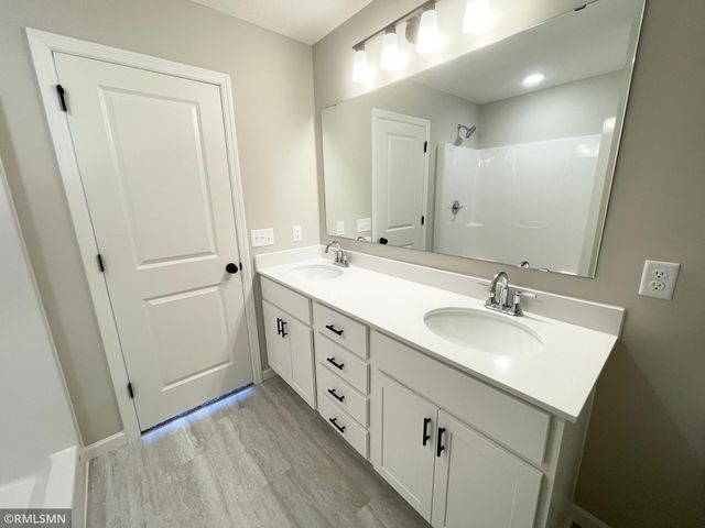 19924 Enfield Avenue N, Forest Lake, MN 55025